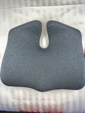 CUSHION LAB Ergonomic Gray Memory Foam Seat Cushion with Coccyx Cut-Out.